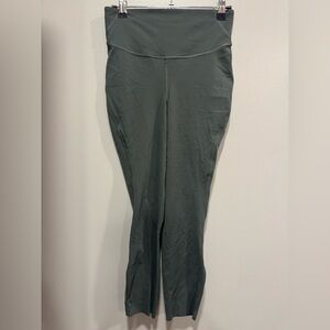 Lululemon Base Pace High-Rise Crop 23" in Smoked Spruce Size 6